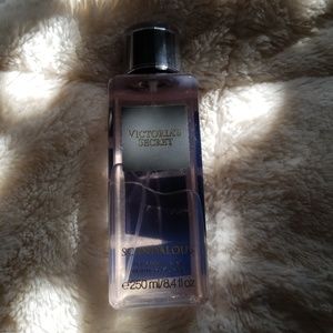 VS Scandalous Body Spray